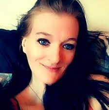 Heather Pell's Instagram, Twitter & Facebook