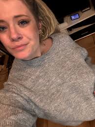 Hallo, ich sehe dass du immer in meinen Freundschaftsempfehlungen  auftauchst, ich weiß nicht ob wir uns kennen, ich habe versucht dich  hinzuzufügen, aber es ist mir nicht gelungen, vielleicht kannst du mir