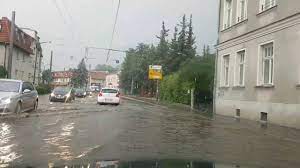 Ein weiterer fall, der offenbar unter den teppich gekehrt werden sollte und über den rt de bereits berichtet hat, ereignete sich in einem leipziger. Starkregen Unwetter Flutung Sud Leipzig 30 05 2017 Youtube