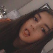 emi burrell (@BurrellEmi)