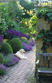 Le Jardin La Facade Le Balcon El Lefebien Jardins Beaux Jardins Idees Jardin