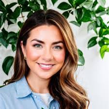 Cynthia Keegan's Instagram, Twitter & Facebook