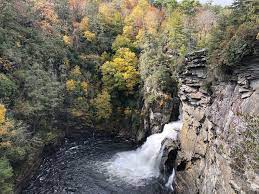 Top 6 Places To Hike Near Charlotte Plus A Guide To Their Best Trails Charlotte Agenda Best Hikes Hiking Guide Hiking Trails
