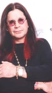 En homenaje a Ozzy Osbourne (1948-2025) comparto el proceso de su  transformación en hombre lobo para el videoclip de Bark at the Moon de su  álbum homónimo publicado en el año 1983,