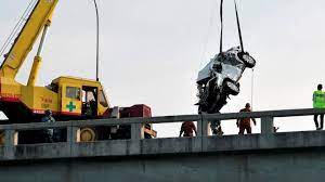 In a nutshell this is just a bridge which takes you from the island of penang over to the mainland i would not say it was not worth going over it but you cannot stop to take pictures and there is no pavement for you to use, from the. 85 Photos Of Suv Crash On Penang Bridge Taken Witness