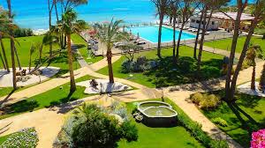 In fact, it is just a stone's throw away from costa rei beach and santa giusta beach. Top 10 Sardinia Beach Resorts Blualghero Sardinia