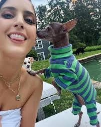 Jeri Barnett's Instagram, Twitter & Facebook