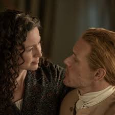 Exclu. Outlander saison 7 : Caitriona Balfe (Claire) réagit à l'annonce de  cette mort choc de l'épisode 10