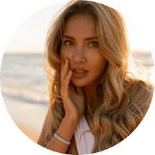 Aisha Mcknight's Instagram, Twitter & Facebook