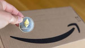 Der heutige umrechnungskurs von ethereum in usd beträgt $2.314,96. Amazon Cloudsystem Blockchain Templates Fur Ethereum Hand Halt Silber Und Goldfarbene Ethereum Munze Mit Diamant Logo In Der Mitte Creative Commons Bilder