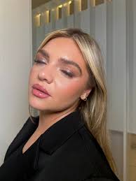 hi there! My name is Beau, I am a makeup artist looking to expand my  portfolio for wedding and fashion based content. Are any models or  photographers interested? Manchester based. I'll share