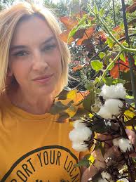 Red foliated cotton plant care tips