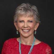 Sara Regester's Instagram, Twitter & Facebook