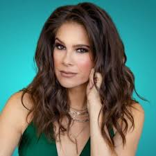 Tiffany Michelle (@TiffnyMichelle)