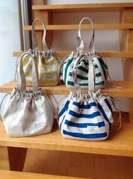 お気に入りの布で手作りしちゃお 巾着袋 の作り方とみんなのおしゃれ巾着 キナリノ 巾着袋 作り方 巾着袋 巾着バック