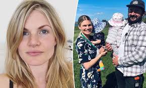 Former Home And Away actress Bonnie Sveen shares rare new photos of her  twin daughters