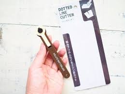 普通のカッターじゃない 100均グッズで切りはなすのがクセになる が作れる 100均 文房具 100均 カッター