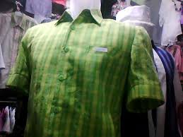 Bapak yang memakai baju safari di foto ini, yang juga orang yang diukur di photo diatas adalah kelihan banjar. Pakaian Sentuhan Buton Posts Facebook