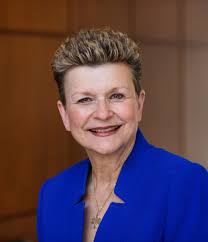 Barbara Leone's Instagram, Twitter & Facebook