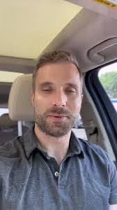 Kyle Bray's Instagram, Twitter & Facebook