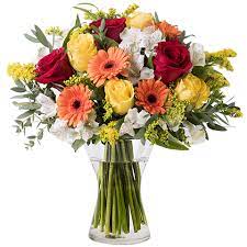 From you flowers delivers to 160 different countries! Rosas Amarillas Y Rojas Con Alstroemerias Naranjas Floraqueen Floraqueen In 2021 Rose And Lily Bouquet Orange Flower Bouquets White Flower Bouquet