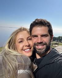 Duda Nagle compartilha foto com nova namorada e faz declaração: 'Felizardo' 