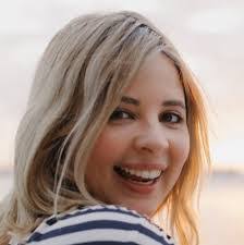 Anna Katsanis's Instagram, Twitter & Facebook