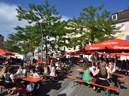 Hotels, apartments, villas, hostels, resorts, b&bs Rosenheim Feiert Auf Der Bermuda Insel Und Im Gin Garten Ein Prosit Auf Die Corona Regeln Stadt Rosenheim