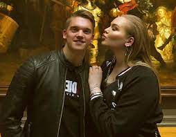 She has got immense success from her scroll below to check who is nikkie de jager dating now, nikkie de jager's boyfriend, previous dating records & relationship history. Nikkie De Jager Nikkietutorials Net Worth Age Boyfriend Height Wiki Bio Youtuberfacts