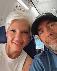 Lucinda Farrell's Instagram, Twitter & Facebook