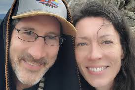 Red and Gold ❤💛! I'm super happy I picked this one up again to give it  another go. I'd put it aside as a failed effort some time ago (a year ago