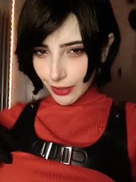 Leon Kennedy Cosplay: Resident Evil 4 Remake Fan Art