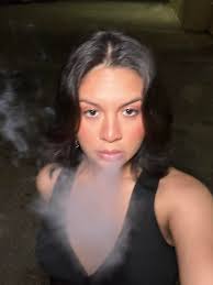 Re-introducing myself ✨ Hi, I'm Alexsa, an Ecuadorian from Queens, NY,  who's still getting used to Sarasota and Florida. A few things about me: I  create content full-time, love soccer, was a