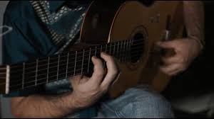Ce sera l'occasion d'une grande fête car il s'agit de l'ouverture de la 20éme édition des internationales de la guitare mais également des 20 ans du. Les 24h Dement Es Les Ig