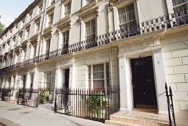 Le tariffe variano enormemente in funzione del quartiere, dell'architettura dell'edificio e della sua data di costruzione. Appartamenti In Affitto A Londra Kensington Gardens Holidays Empire