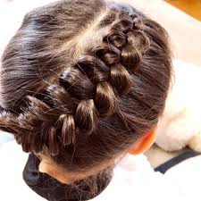 卒業式や入学式などにも お花のヘアアレンジ 入学式 女の子 髪型 ヘアアレンジ ダンス用ヘアスタイル