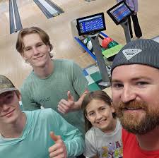 What ratio of kelp to water is used for making kelp tea?