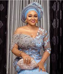Check out this lovely 2 in 1 aso ebi styles … queen of owanbe rocking her beautiful asoebi 2 in 1 outfit by the baddest@ceolumineeofficial this fabric from. Nigerian Actress Mercy Aigbe Dazzles In Stunning Aso Ebi Fashion Style Video