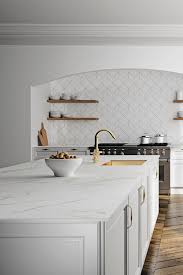 Weisser Marmor Naturliche Schonheit Und Eleganz My Perfect Kitchen Magazin In 2020 Marmor Arbeitsplatte Kuchen Design Weisser Marmor