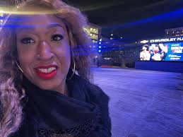 Good Morninggggg! Let's hear it for the Detroit Pistons 112-86 Hornets! I  was so happy to see my cousin Jacob ( Dirk Evans son) with the Pistons  Extreme Team, and some other