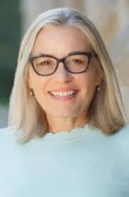 Patricia Hoeg's Instagram, Twitter & Facebook