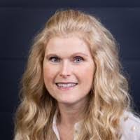 Amanda Woolums's Instagram, Twitter & Facebook