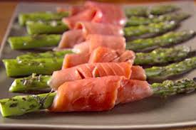 When we plan lunches for the week, we want recipes that are easy to put together, delicious, of course, and healthy. Keep It Fresh And Light This Easter Food Network Healthy Eats Recipes Ideas And Food News Food Network