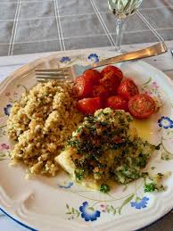 Filet De Poisson Au Crumble De Cheddar Fort Et Fines Herbes Filet De Poisson Plat Poisson Idee Recette