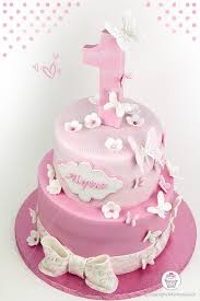 A Butterfly Themed Cake For A Sweet 1 Year Old Girl Gateau Anniversaire Bebe Gateau Anniversaire Gateau Anniversaire Fille