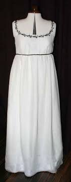 Einfach ein hochzeitskleid aus geld falten, mit dieser diy anleitung für ein kleid aus geldscheinen. Brautkleider Farbakzent Mels Gewaenderey