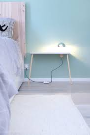 Do It Yourself Beleuchteter Nachttisch Zum Anlehnen In 2020 Esstisch Holz Beleuchten Mobel Furniture