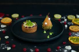 Un'idea fantasmagorica per preparare delle pere magiche aspettando il suono del campanello. Crostata Al Limone E Pera Cotta Con Gran Riserva Pivetti