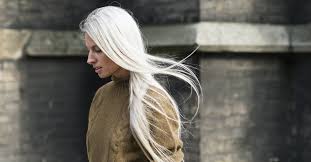 Auch wer direktziehende farben herstellt muss auf das allergierisiko hinweisen. Graue Haare Farben Unsere Experten Geben Antworten The Treatment Files De