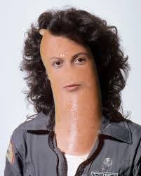 Dan Santelli (@sinyeaste)